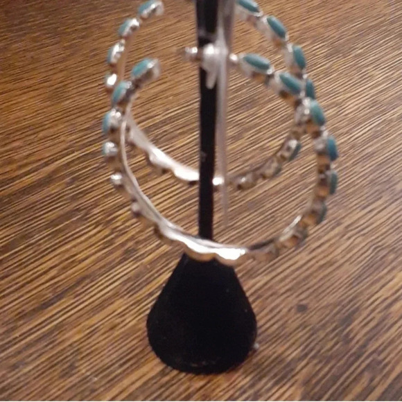 L- PINK LINEN RECONSTITUTED TURQUOISE AND STERLING SILVER POST BACK
HOOPS - Picture 3 of 9